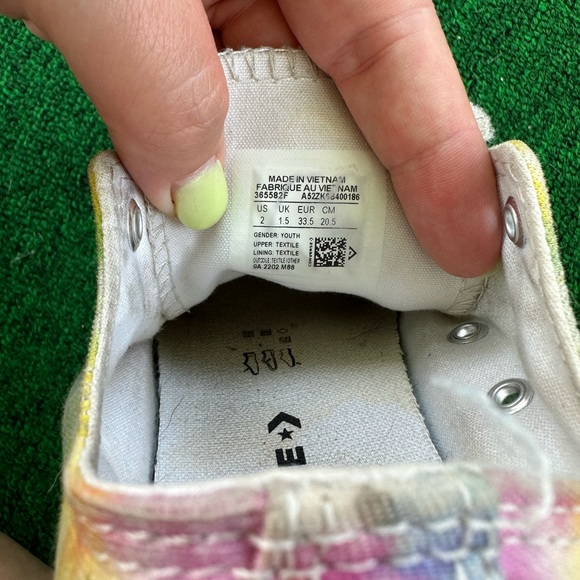 Converse All Star Little Girl Size 2 Tie Dye Low Top Sneakers - Picture 7 of 9